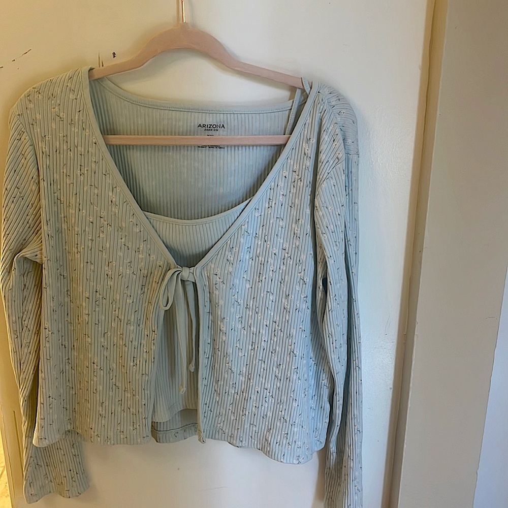 Floral cropped long sleeve top/sweater